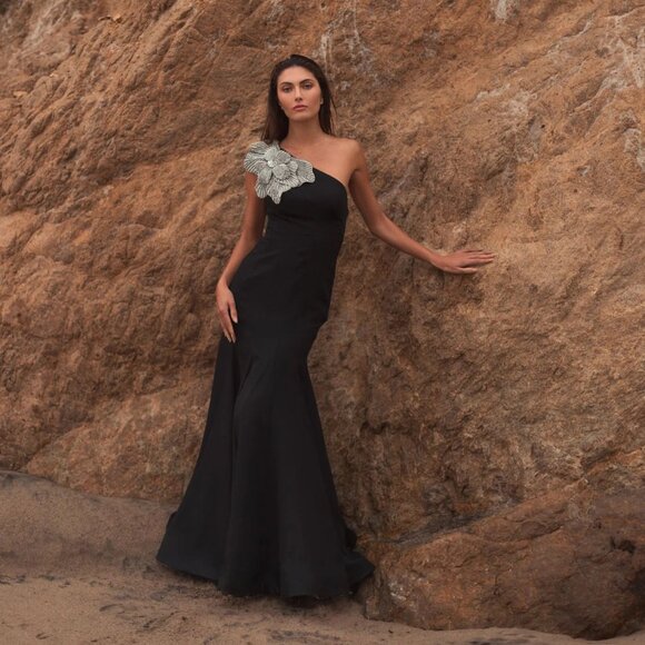 NWTMac Duggal 11810 Black Crepe One Shoulder Gown With Flower